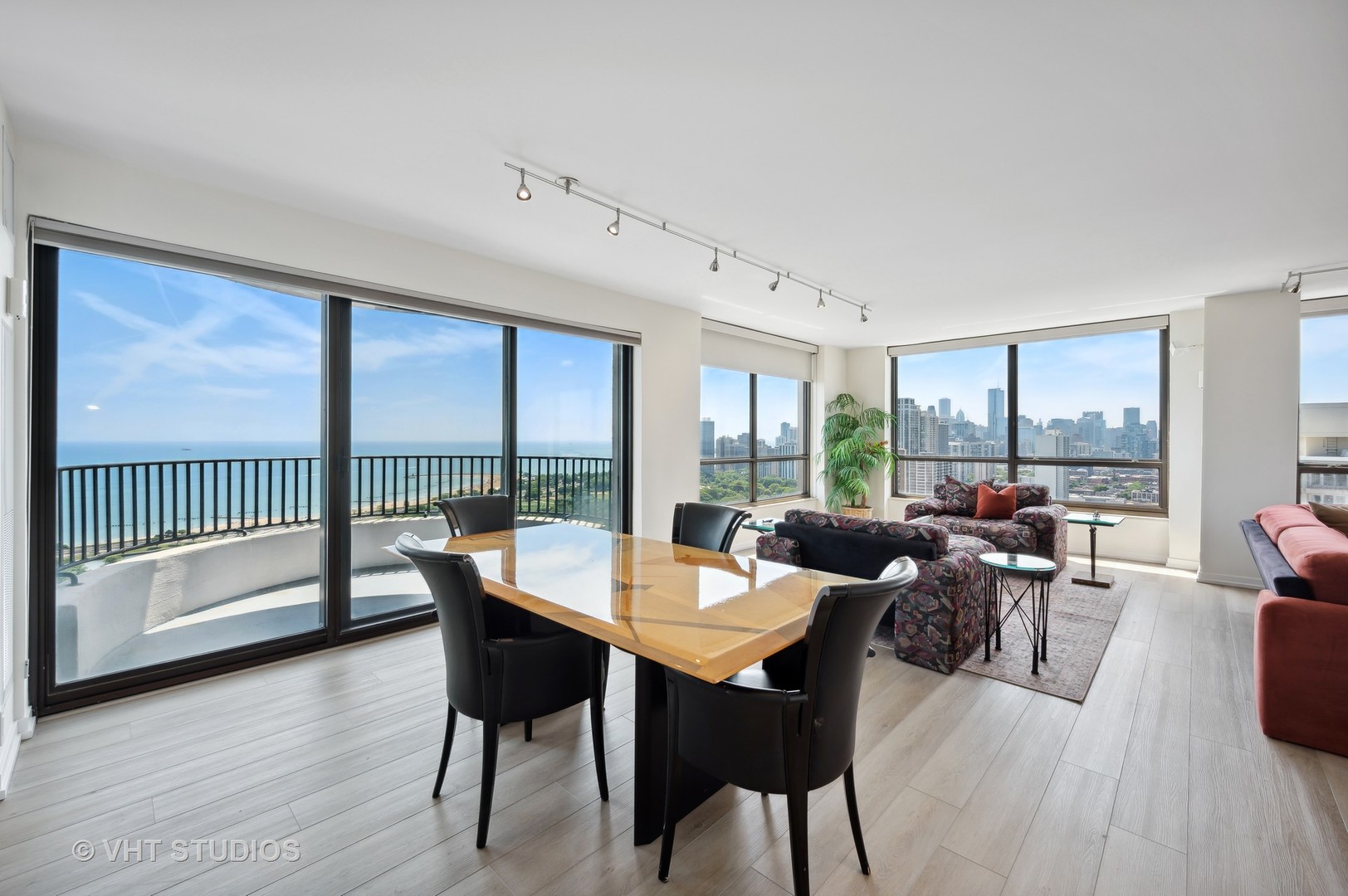 2020 N LINCOLN PARK WEST Unit: 31FG