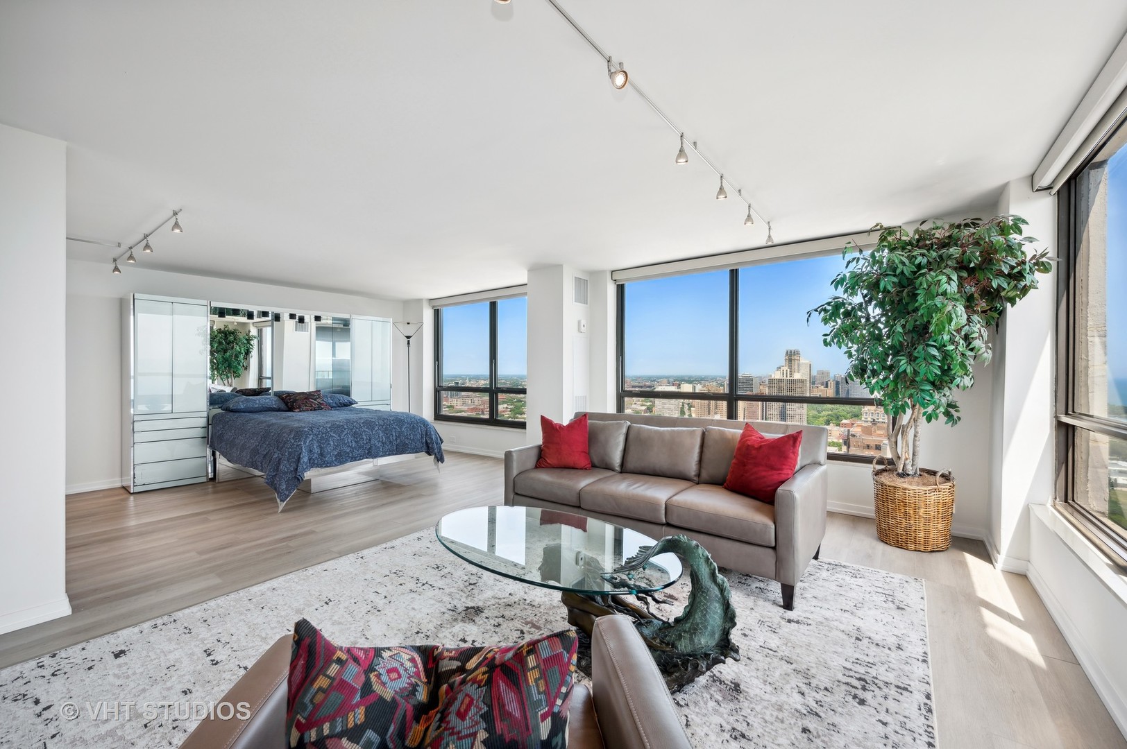 2020 N LINCOLN PARK WEST Unit: 31FG