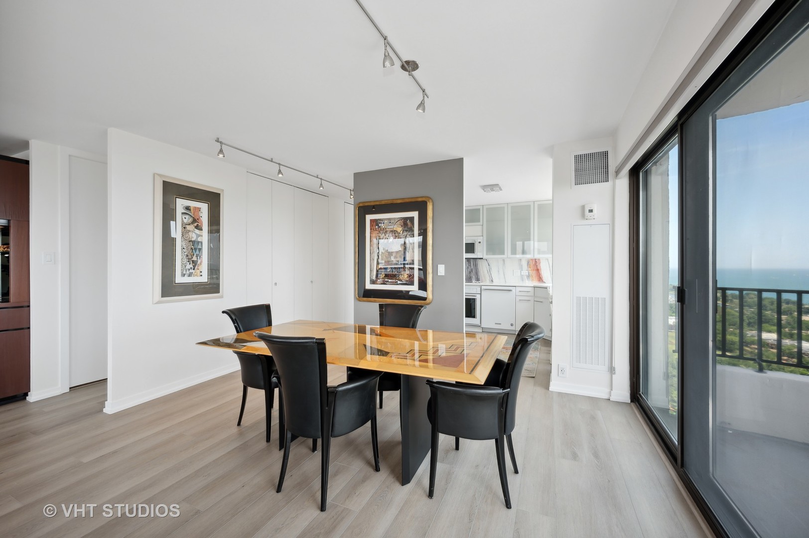2020 N LINCOLN PARK WEST Unit: 31FG