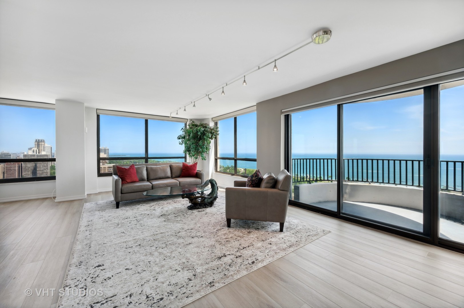 2020 N LINCOLN PARK WEST Unit: 31FG