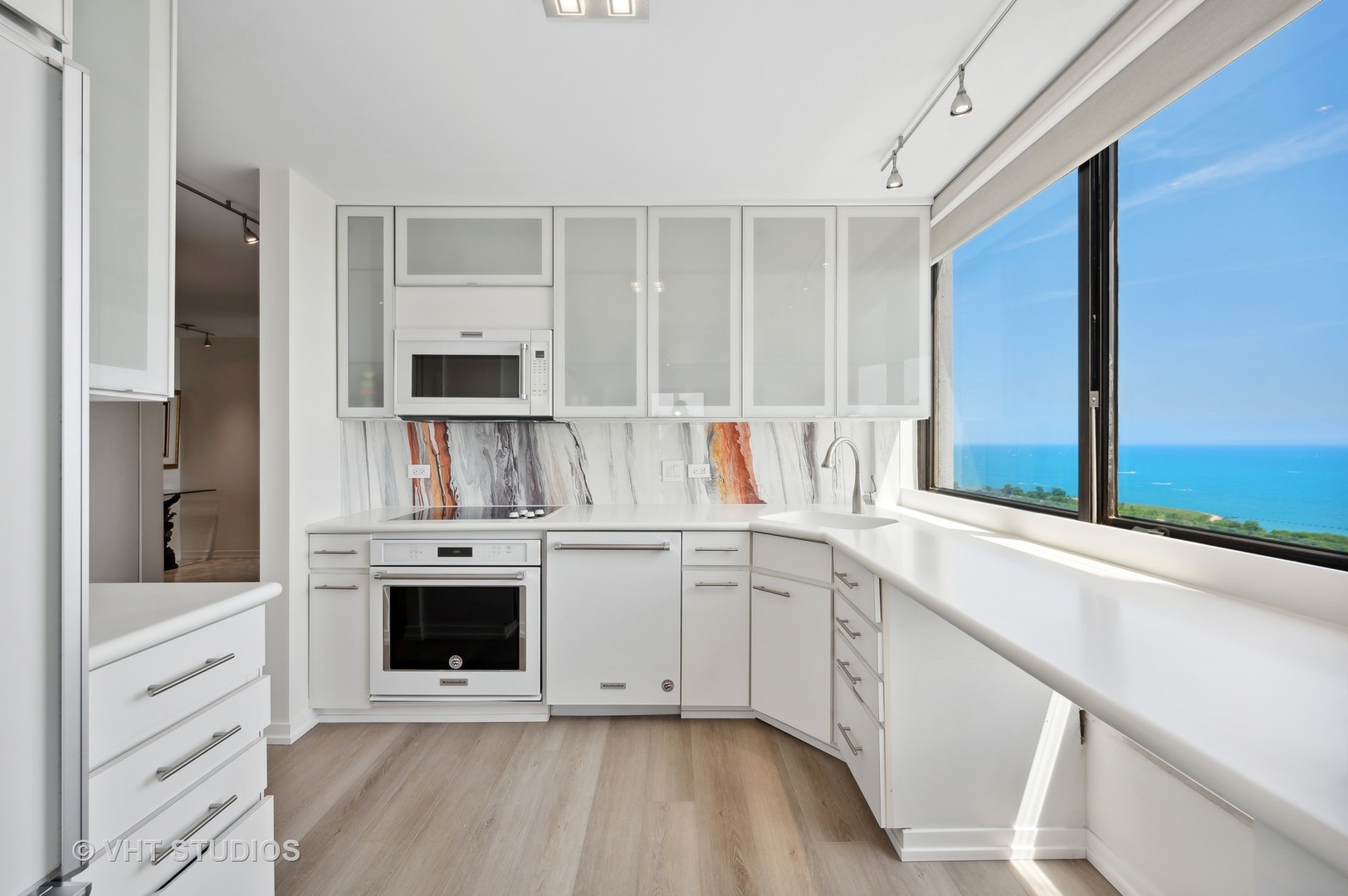2020 N LINCOLN PARK WEST Unit: 31FG
