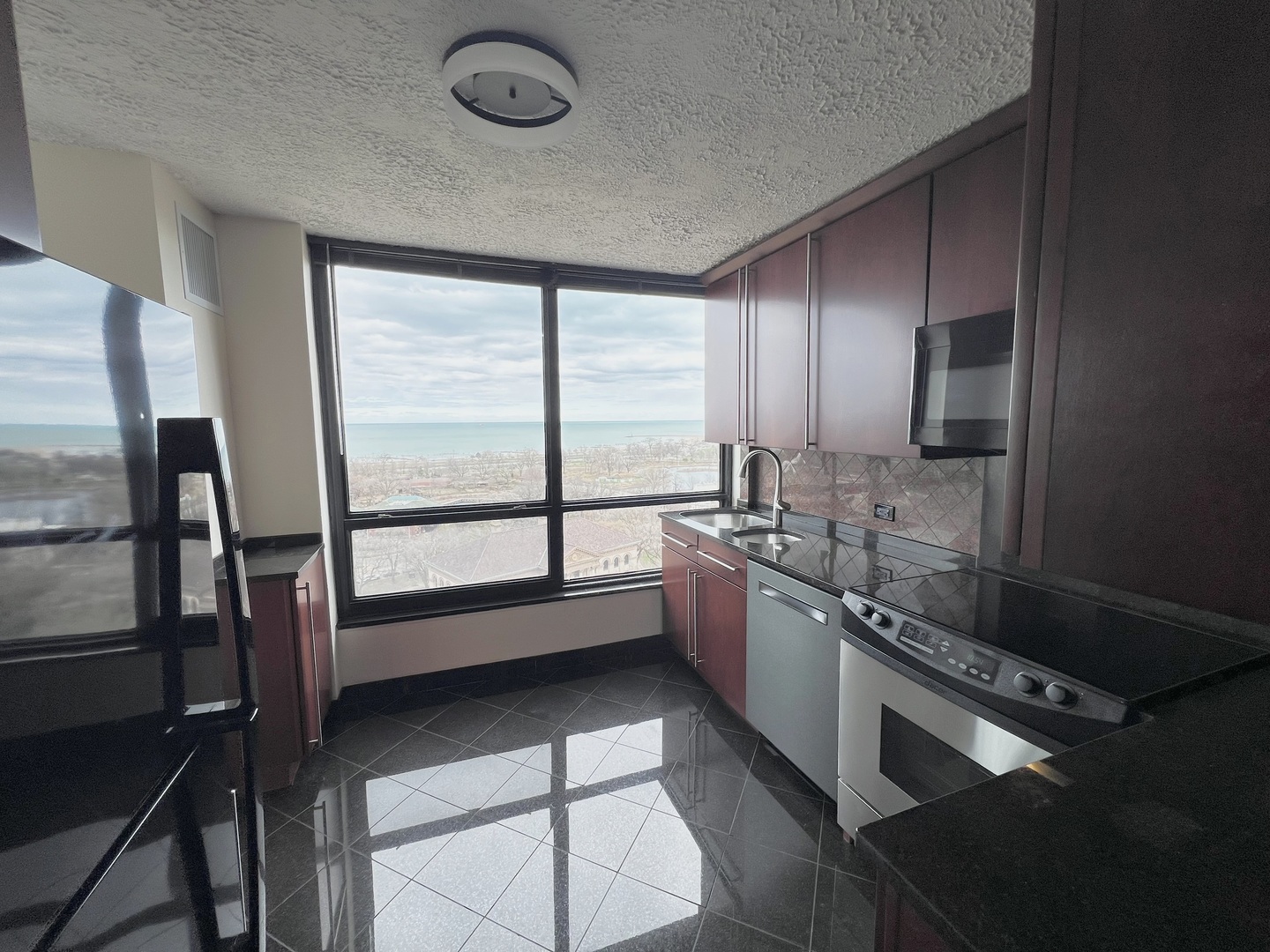 2020 N Lincoln Park West Unit: 15F
