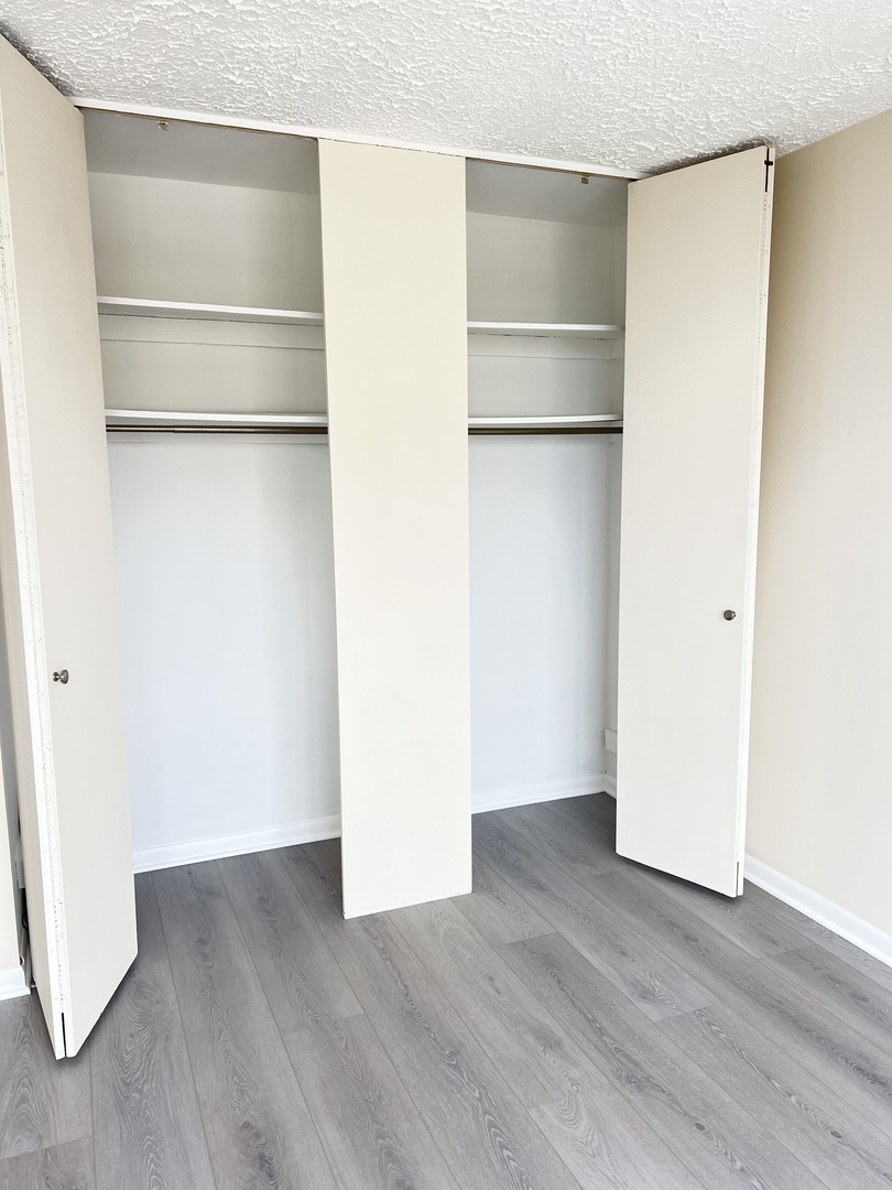 2020 N Lincoln Park West Unit: 15F