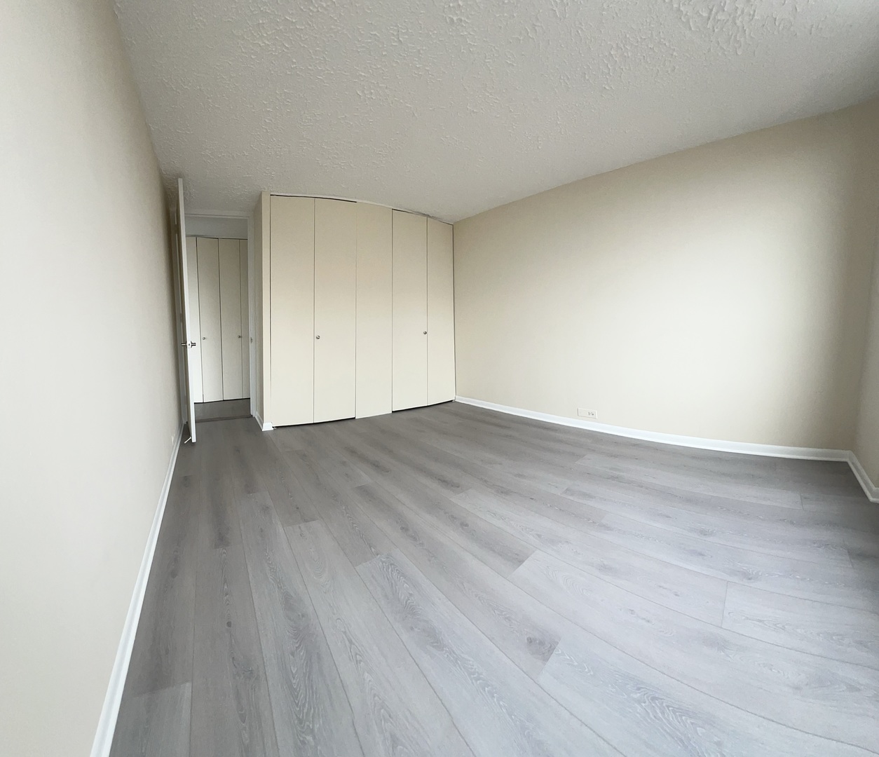 2020 N Lincoln Park West Unit: 15F