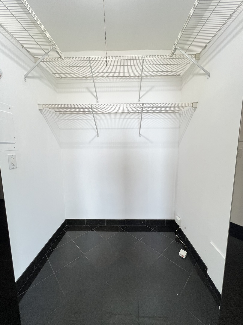 2020 N Lincoln Park West Unit: 15F