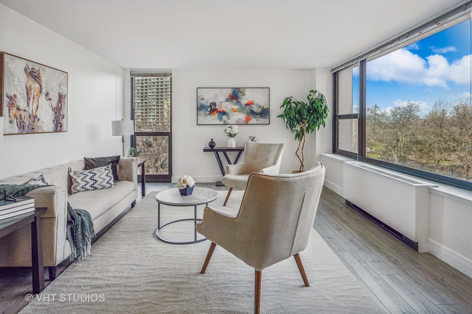 1850 N Clark Street Unit: 503