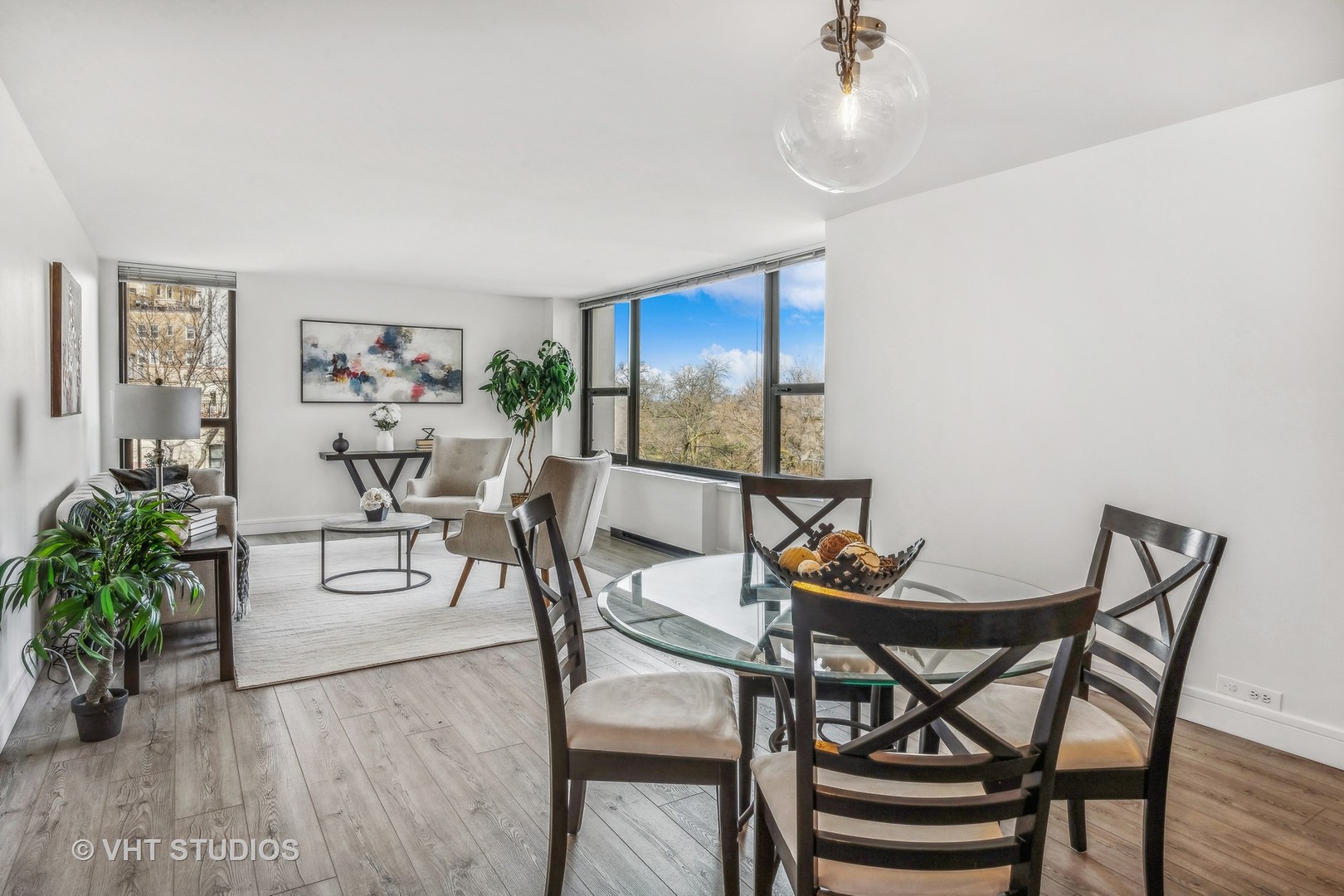 1850 N Clark Street Unit: 503