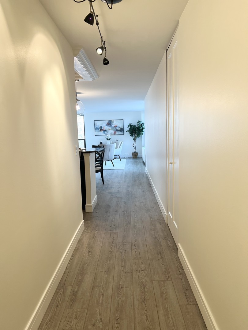 1850 N Clark Street Unit: 503