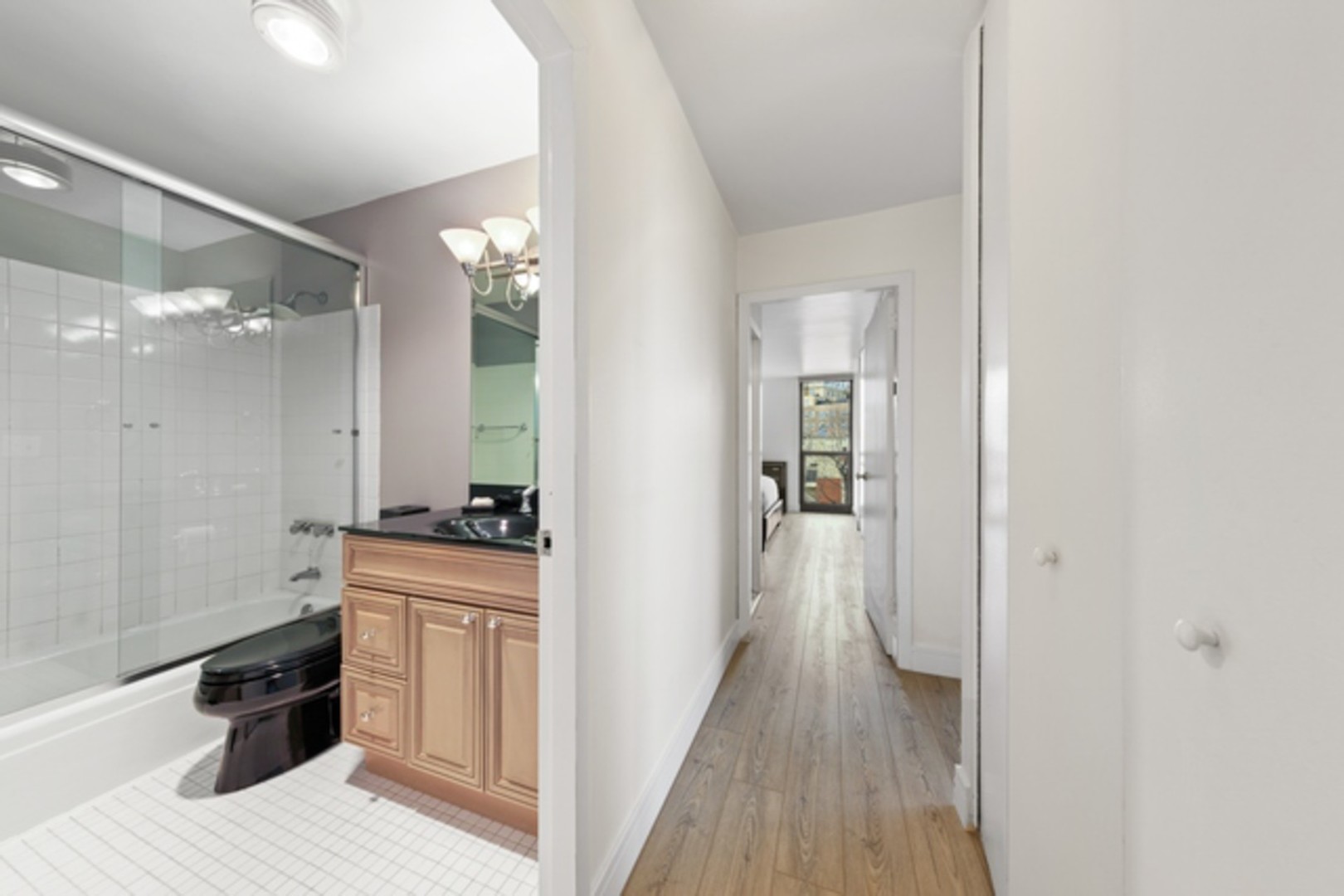 1850 N Clark Street Unit: 503