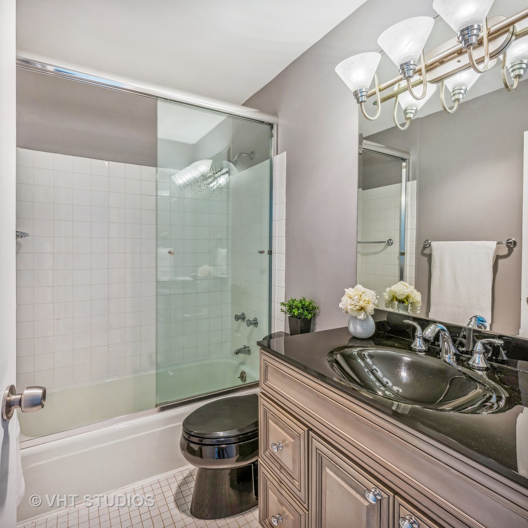 1850 N Clark Street Unit: 503