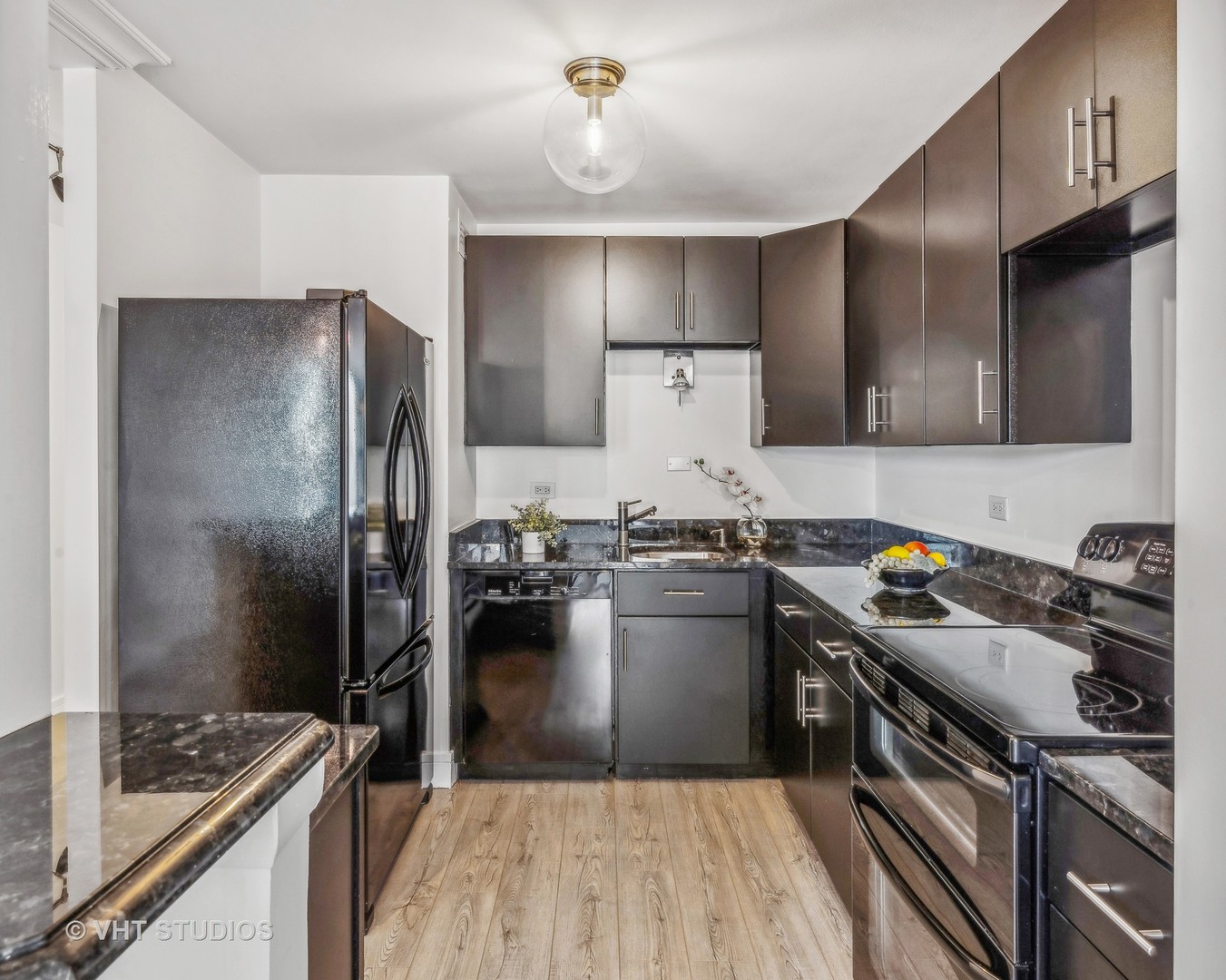 1850 N Clark Street Unit: 503