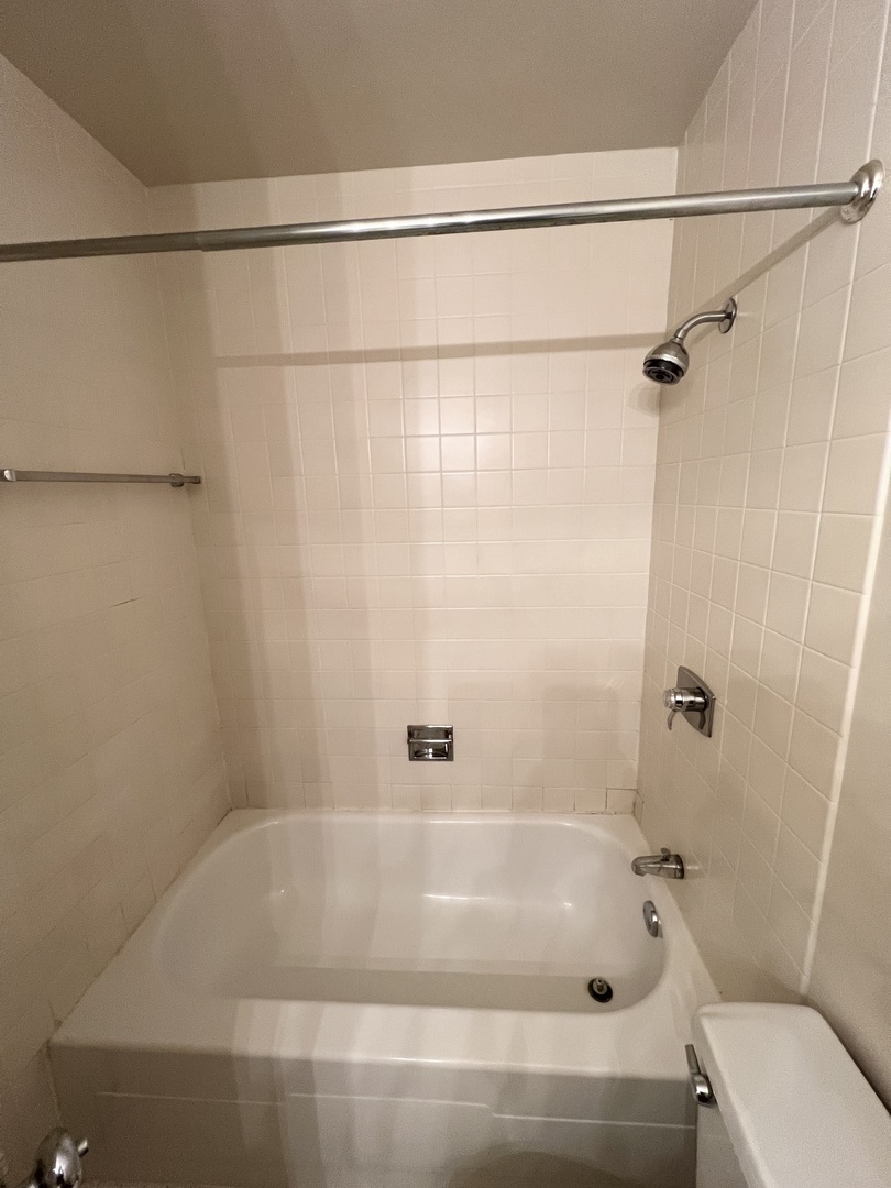 2020 N Lincoln Park West Unit: 22L