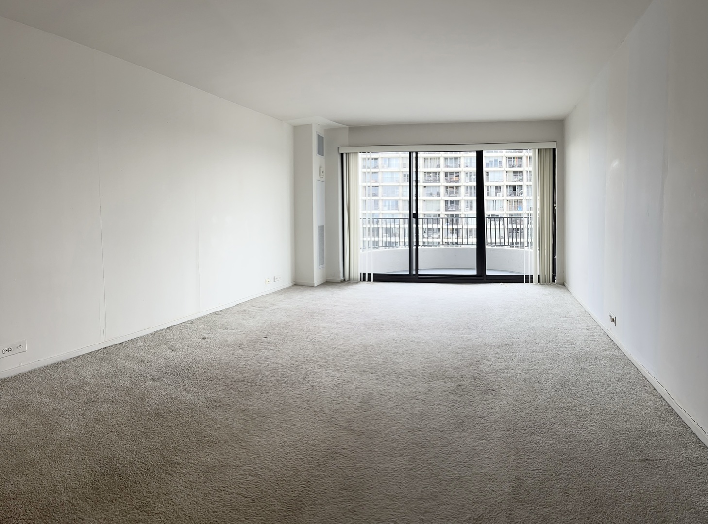 2020 N Lincoln Park West Unit: 22L