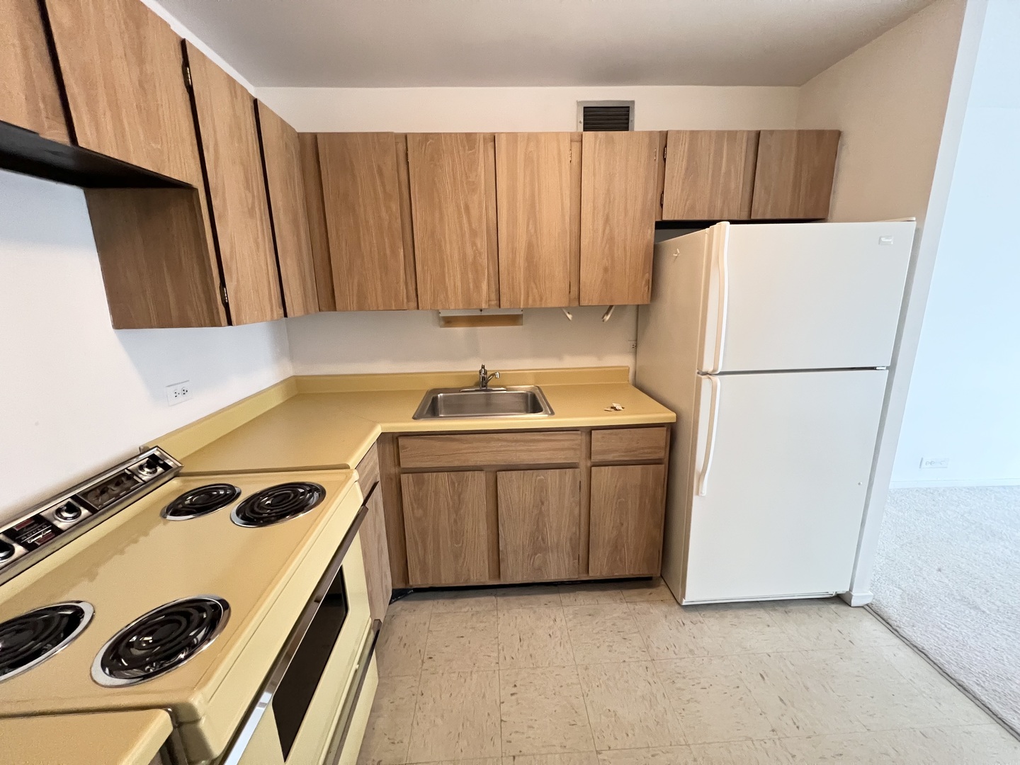 2020 N Lincoln Park West Unit: 22L