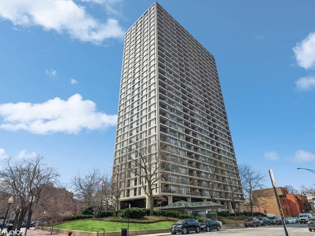 1960 N Lincoln Park West Unit: 2001