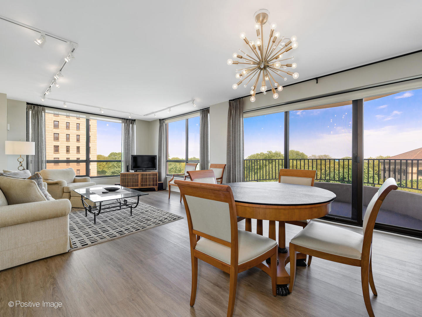 2020 N Lincoln Park West Unit: 5F