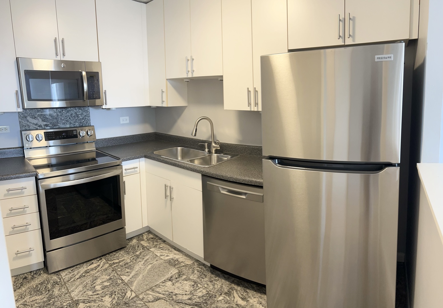 720 W Gordon Terrace Unit: 17B