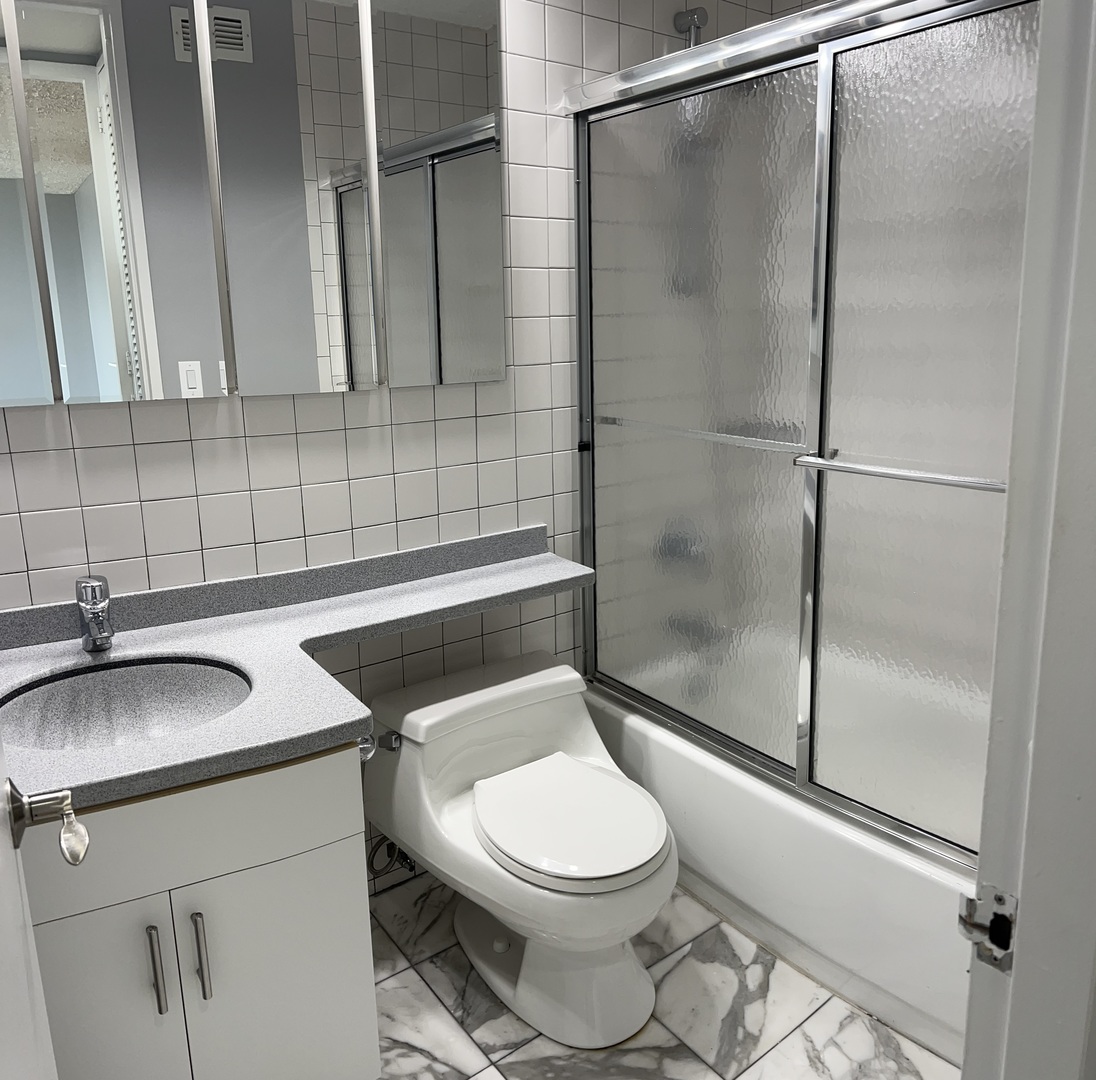 720 W Gordon Terrace Unit: 17B
