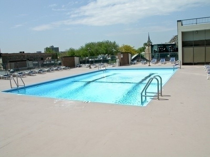 1850 N Clark Street Unit: 2607