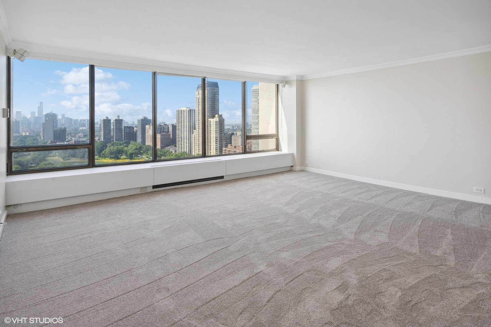 2800 N Lake Shore Drive Unit: 2704
