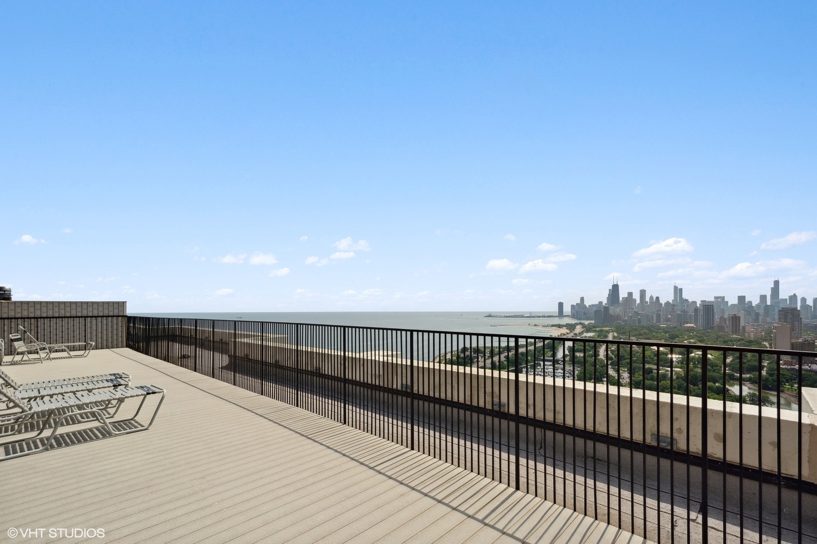 2800 N Lake Shore Drive Unit: 2704