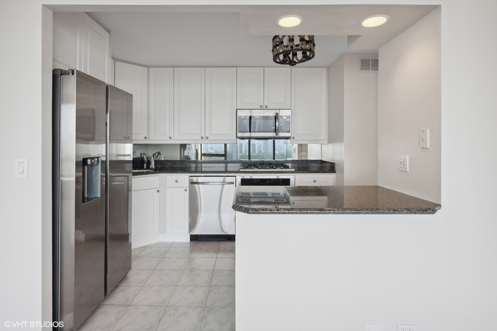 2800 N Lake Shore Drive Unit: 2704