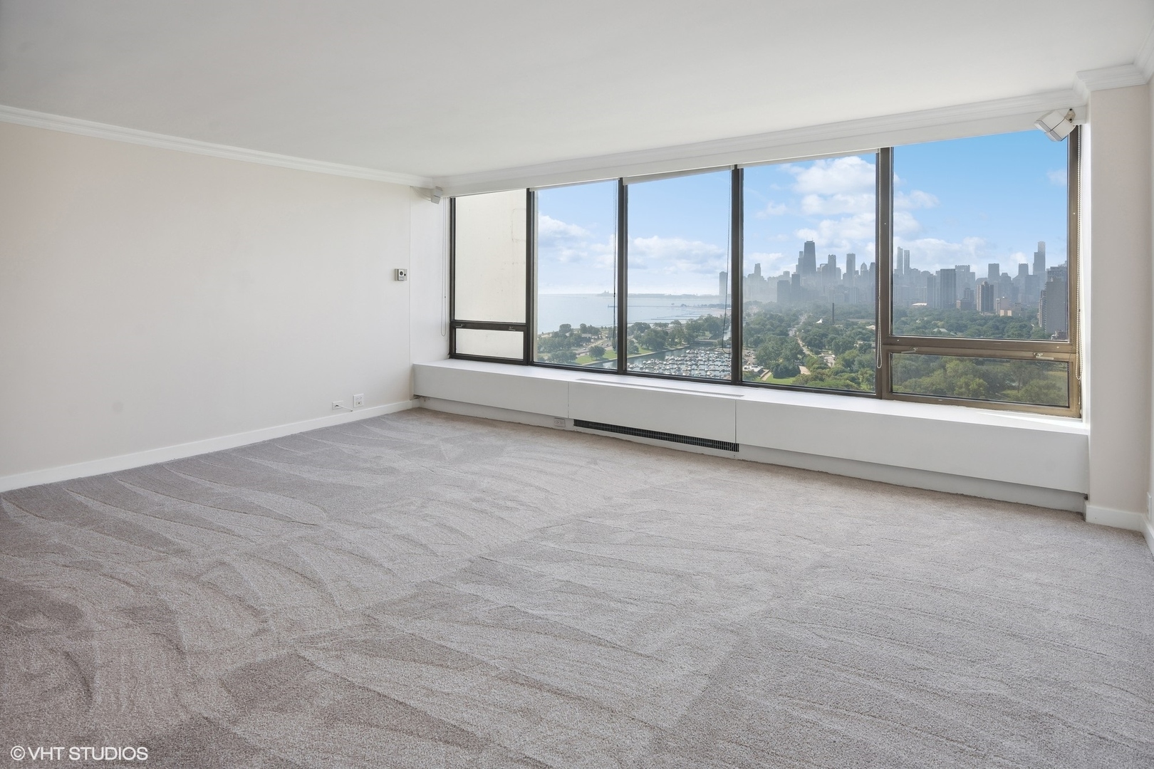 2800 N Lake Shore Drive Unit: 2704
