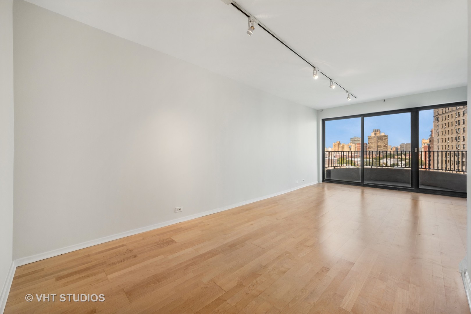 2020 N Lincoln Park West Unit: 10C