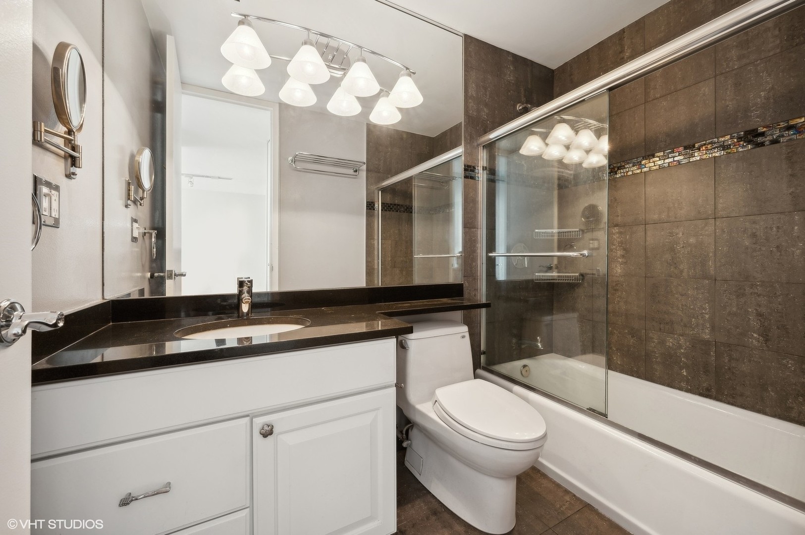 2020 N Lincoln Park West Unit: 10C
