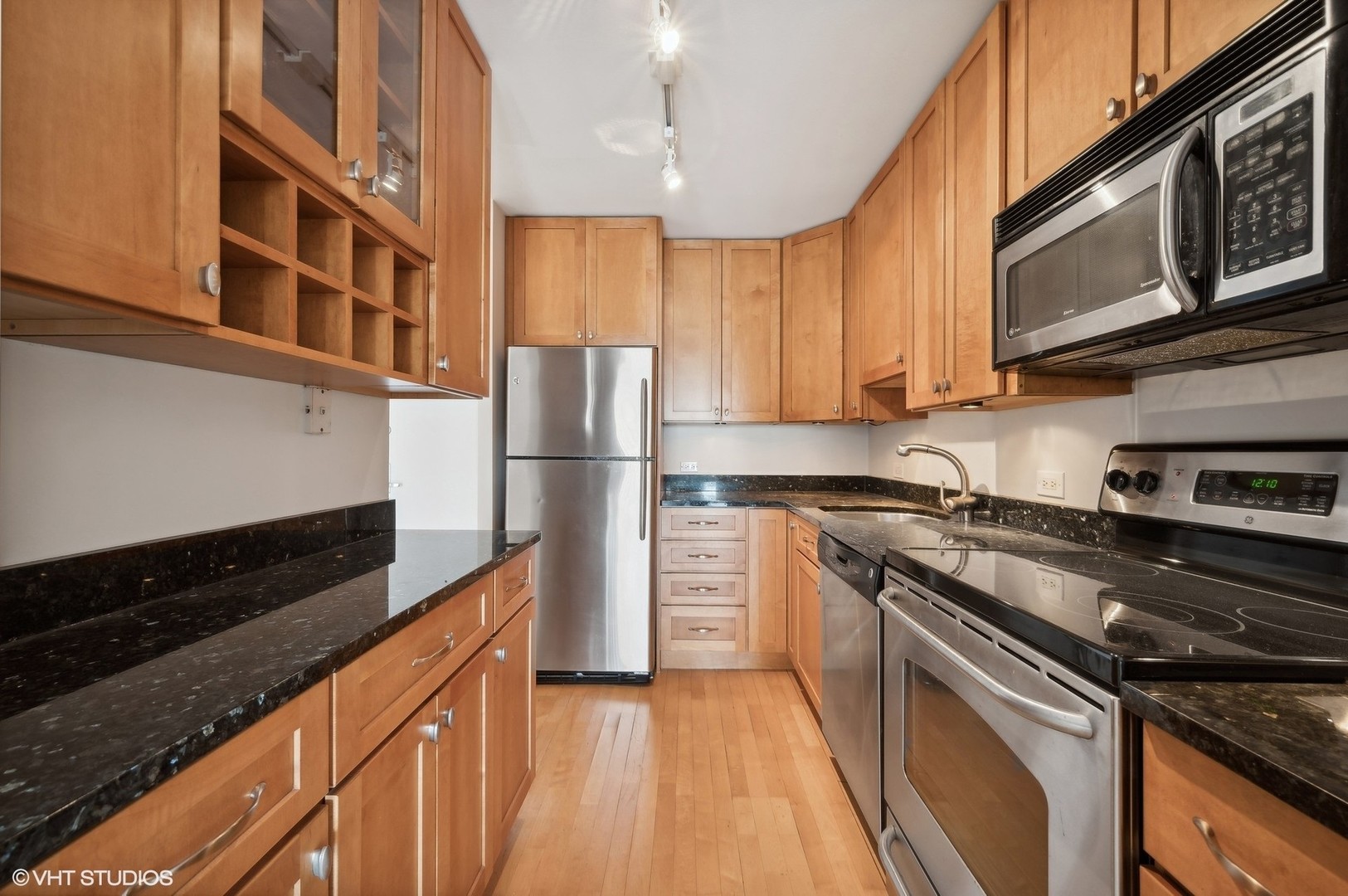2020 N Lincoln Park West Unit: 10C