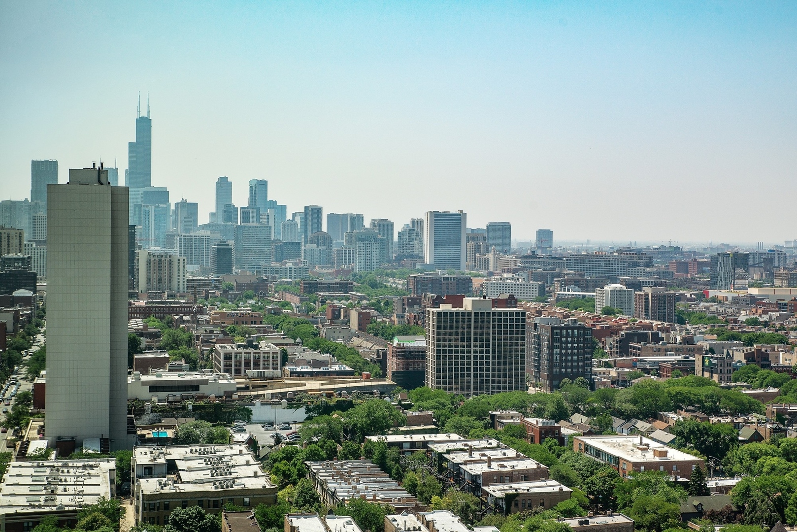 1850 N Clark Street Unit: 2910