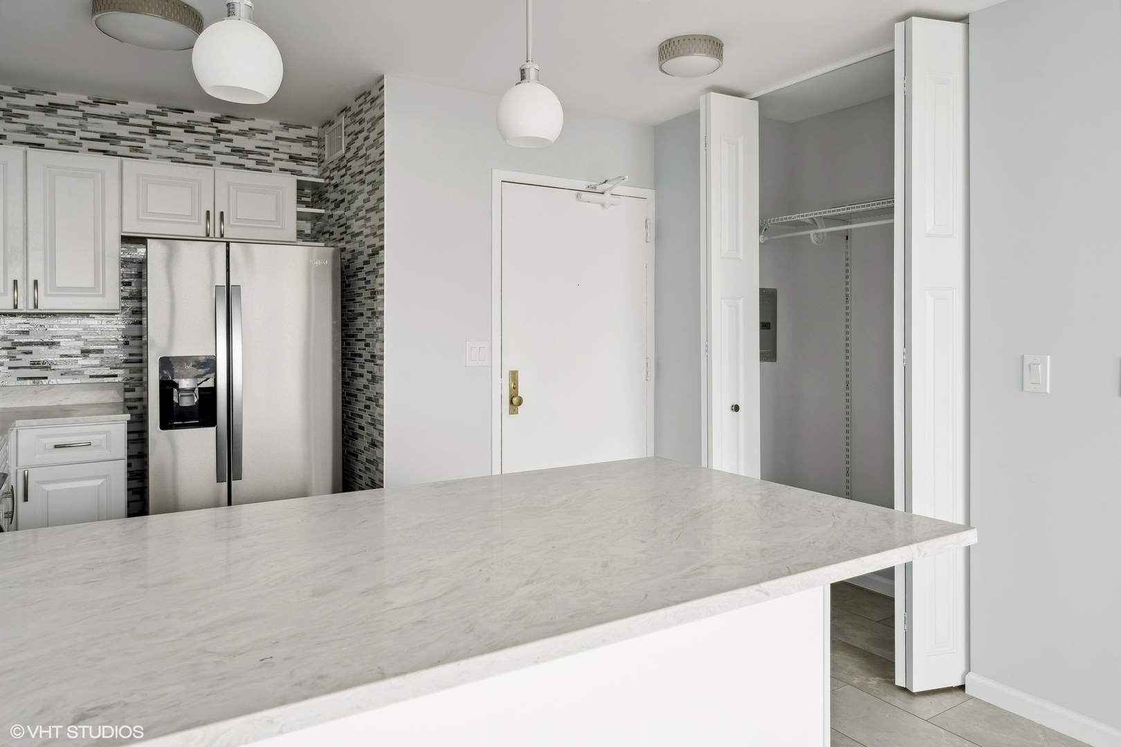 1850 N Clark Street Unit: 2910