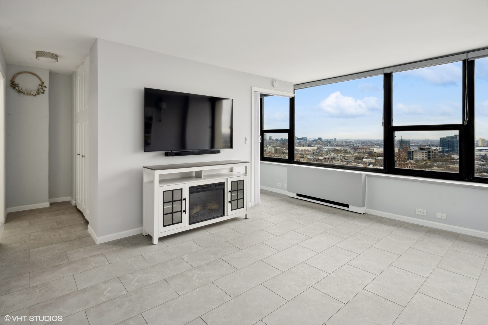 1850 N Clark Street Unit: 2910