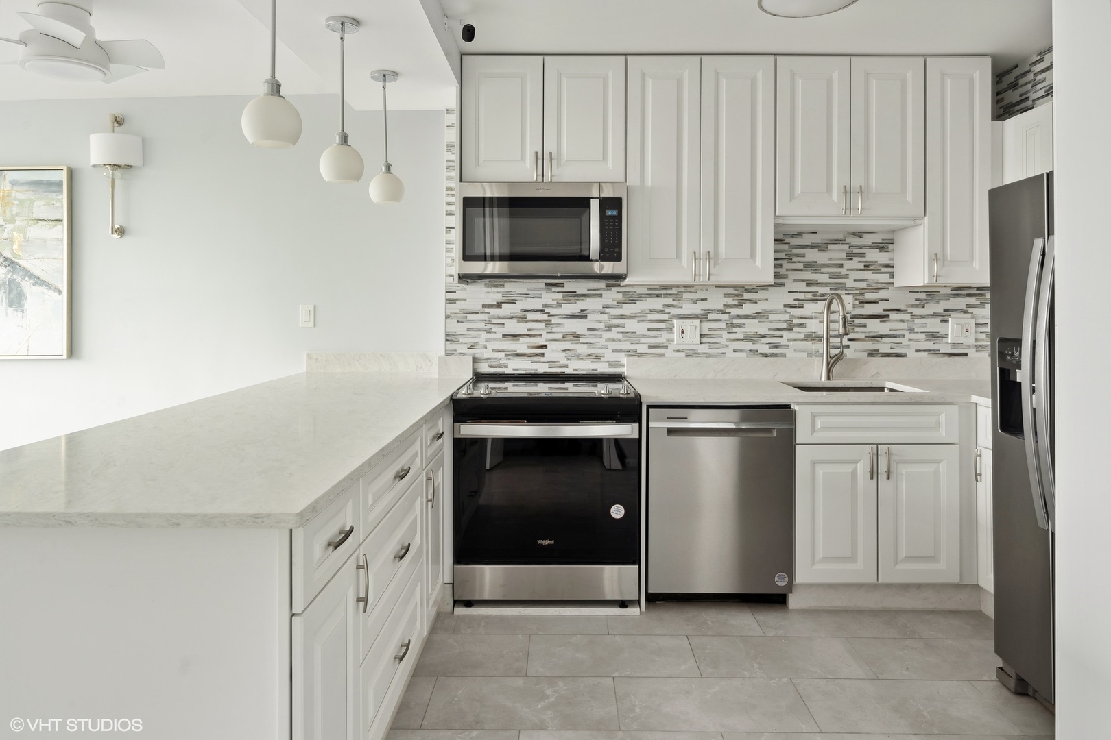 1850 N Clark Street Unit: 2910