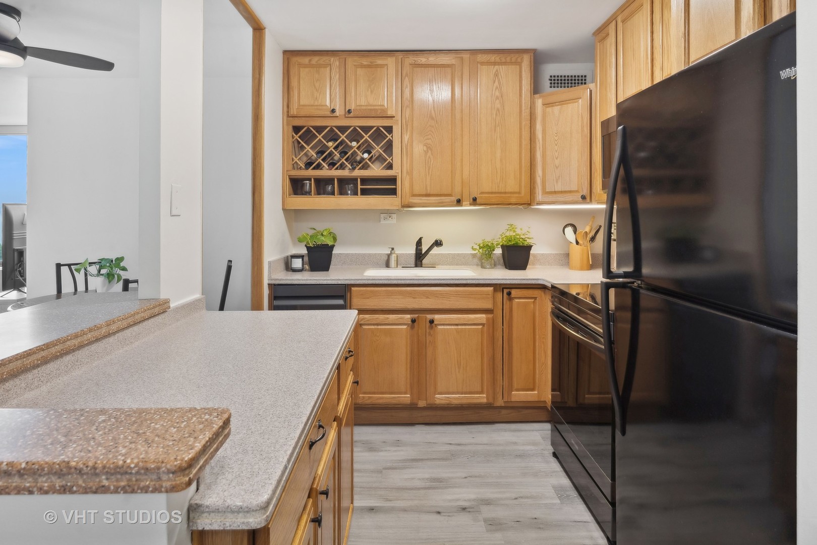 1850 N Clark Street Unit: 2202