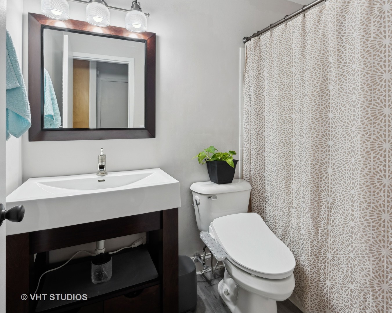 1850 N Clark Street Unit: 2202