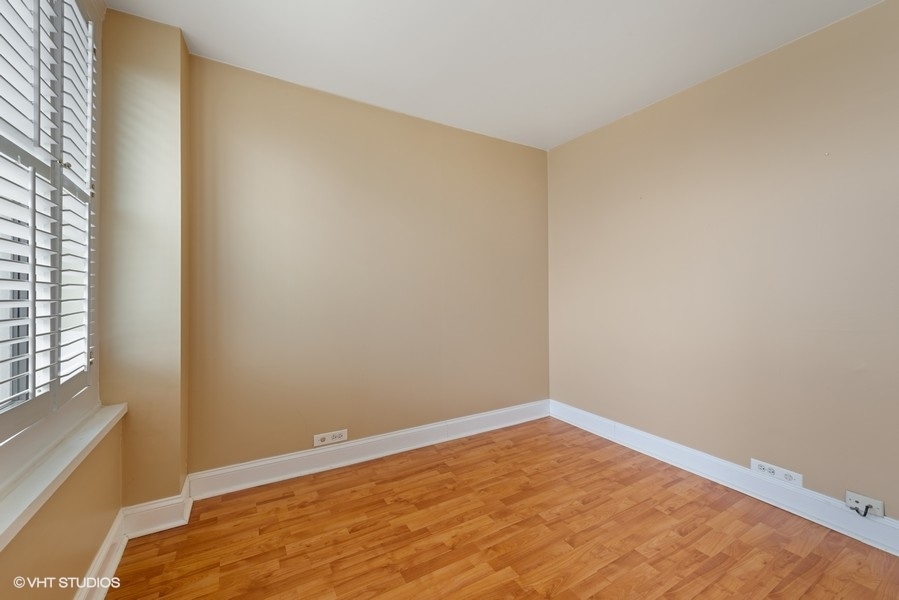 1850 N CLARK Street Unit: 2004