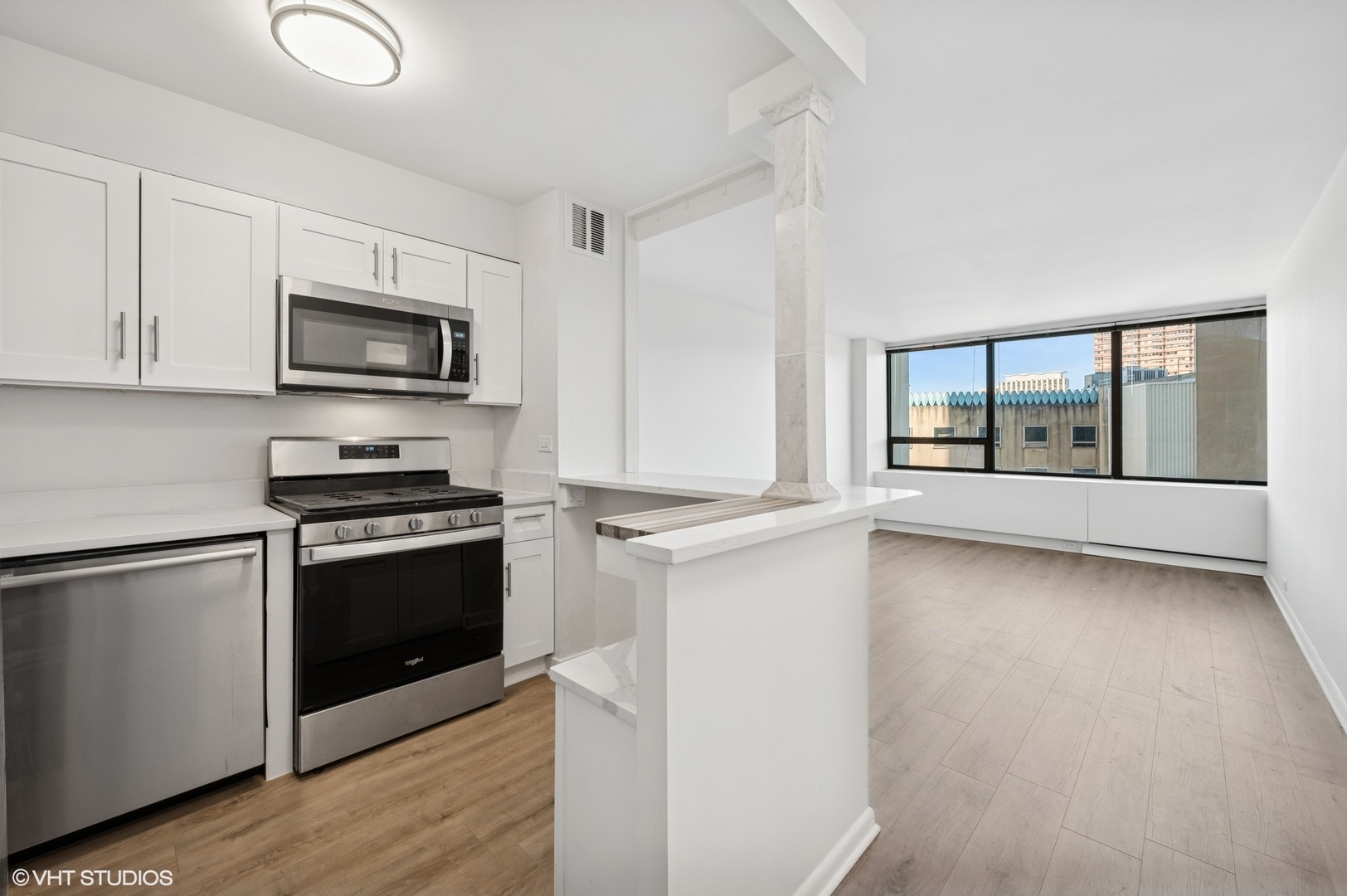 2800 N Lake Shore Drive Unit: 1813
