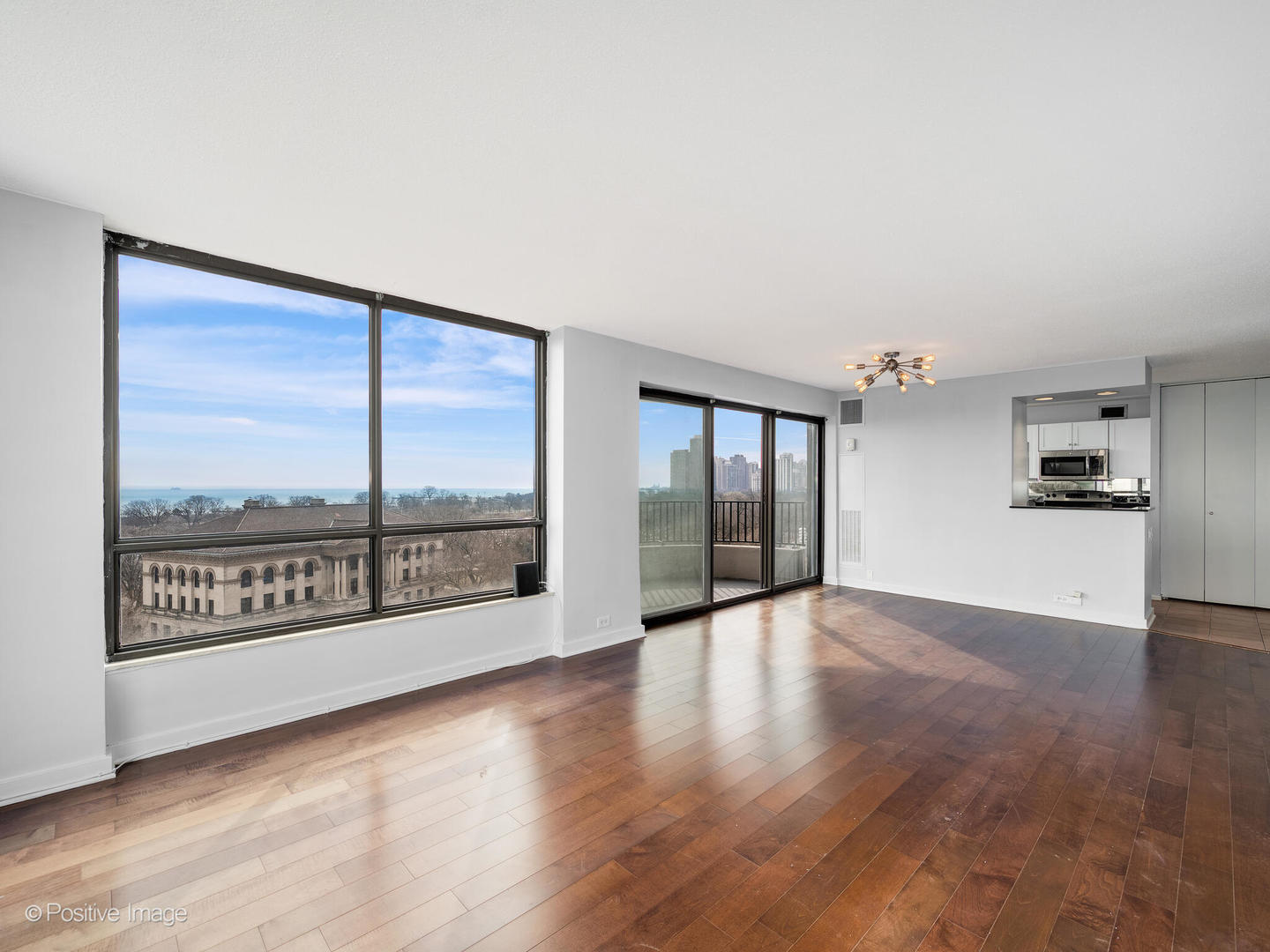2020 N Lincoln Park West N Unit: 8F