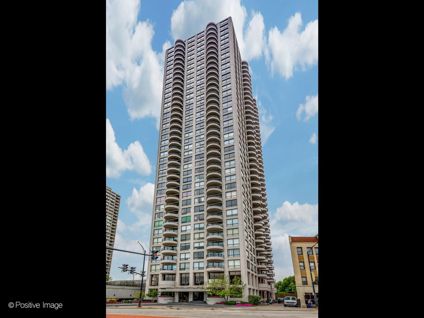 2020 N Lincoln Park West N Unit: 8F