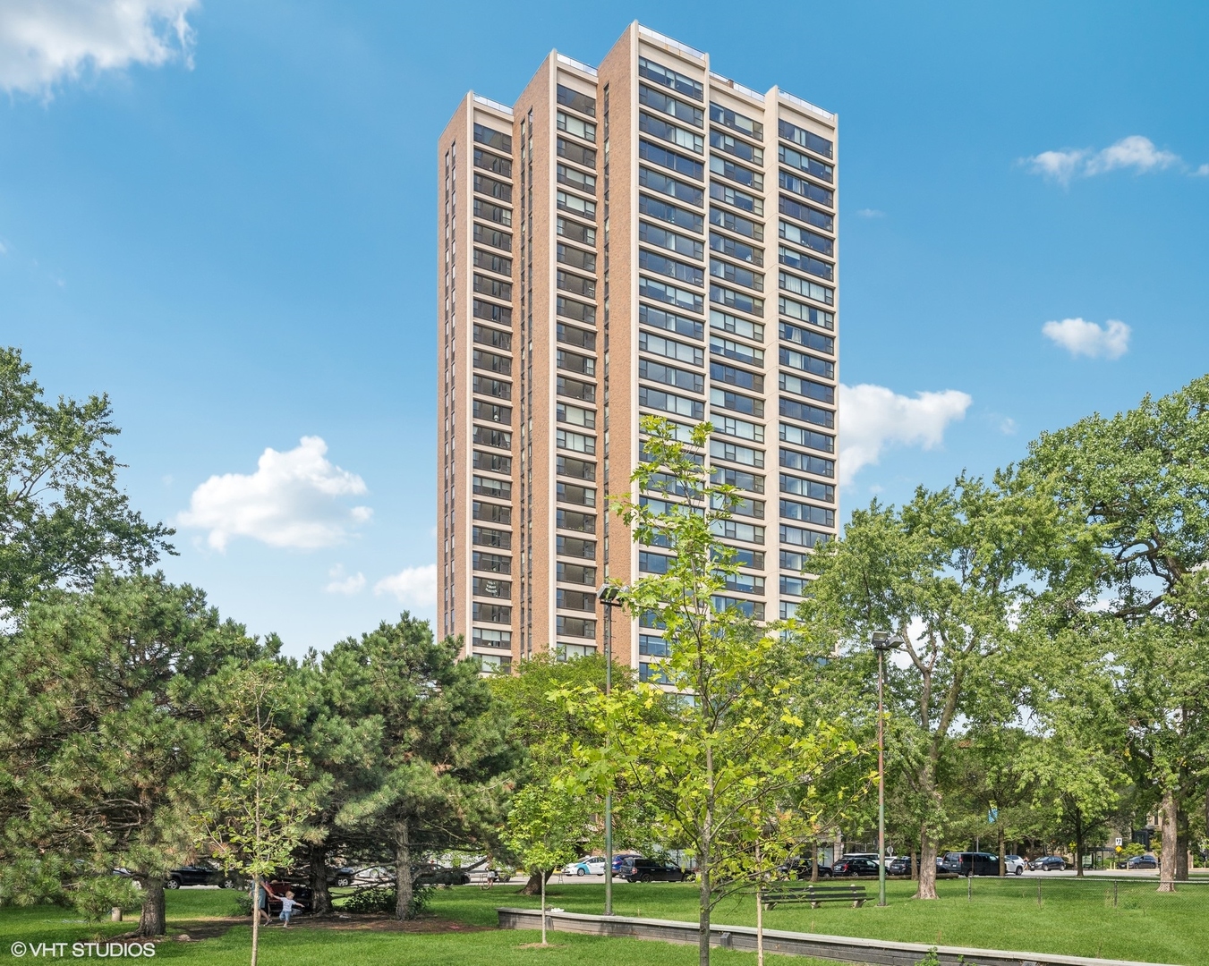 1850 N Clark Street Unit: 2403