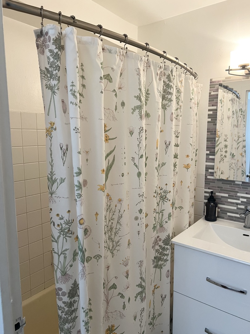 2909 N Sheridan Road Unit: 1703