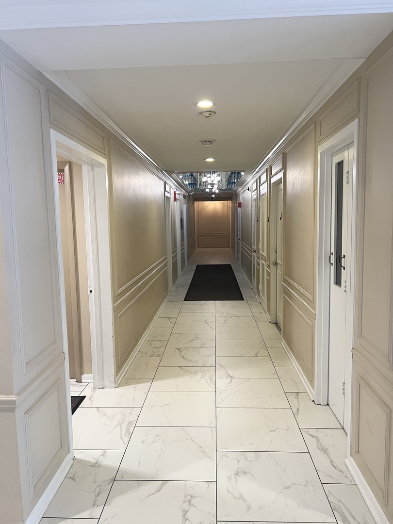 2909 N Sheridan Road Unit: 1703