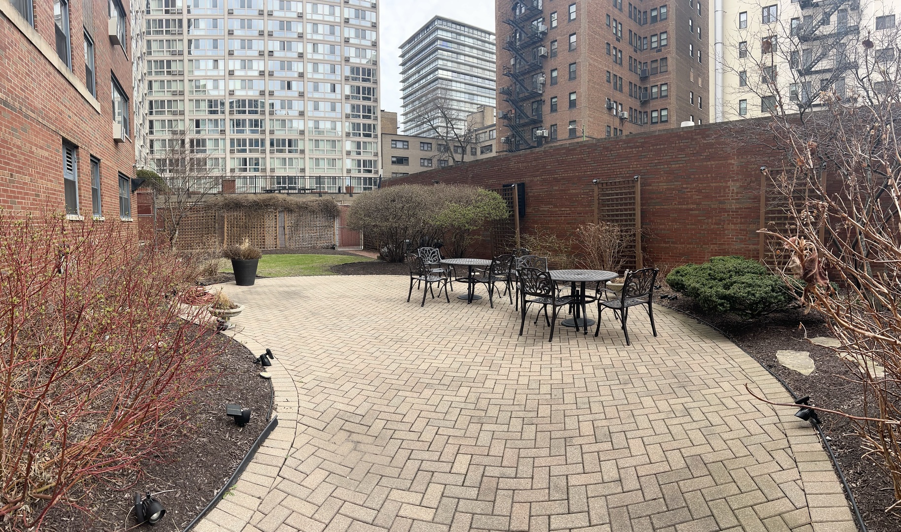 2909 N Sheridan Road Unit: 1703