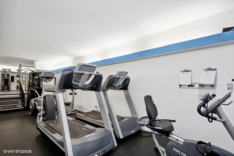 2800 N Lake Shore Drive Unit: 4215