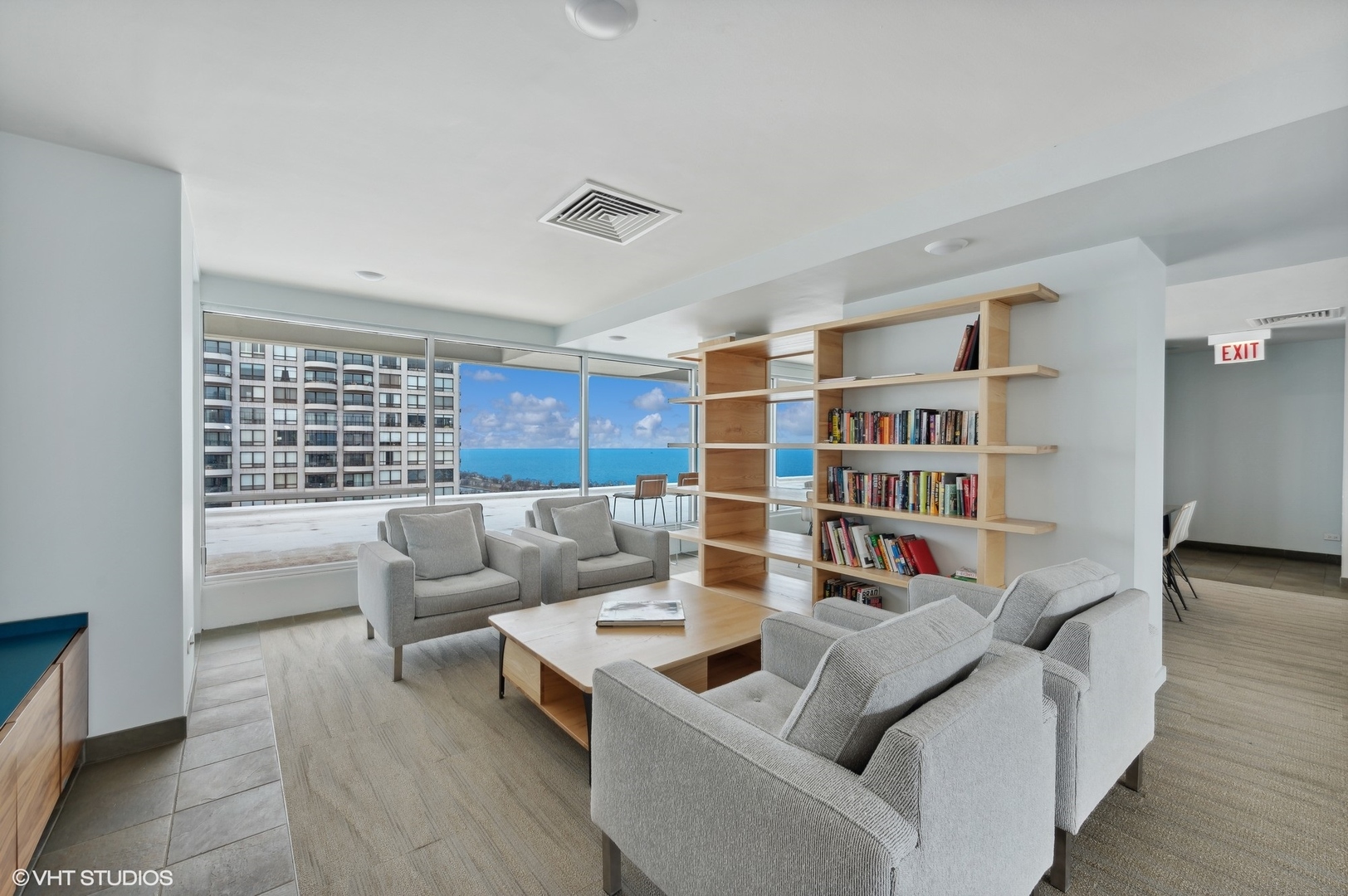 1960 N LINCOLN PARK WEST Unit: 2002