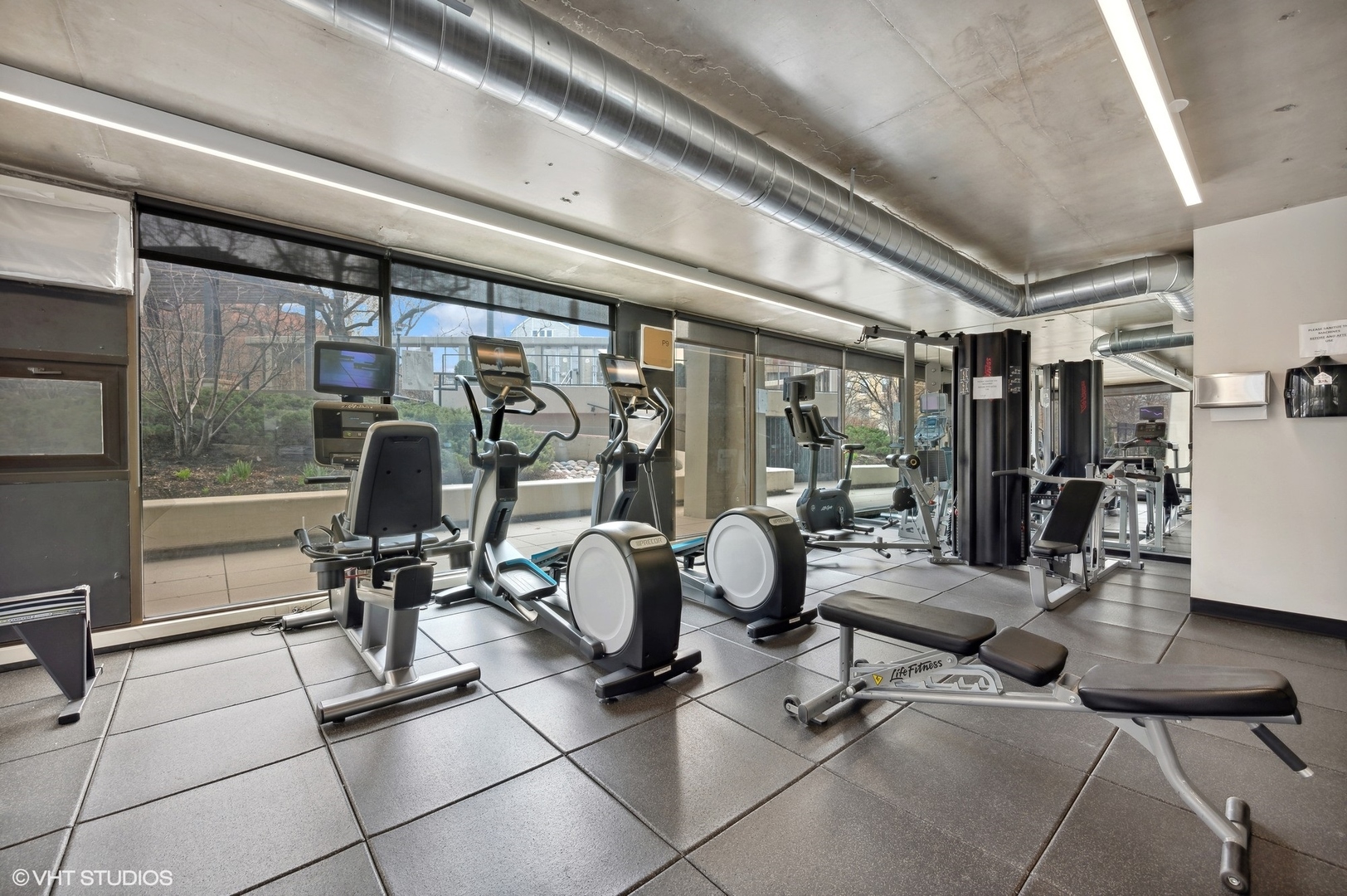 1960 N LINCOLN PARK WEST Unit: 2002