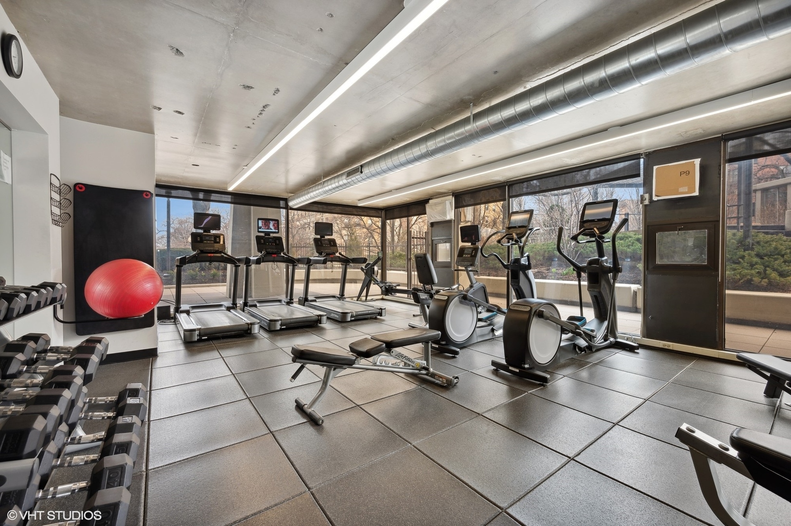 1960 N LINCOLN PARK WEST Unit: 2002