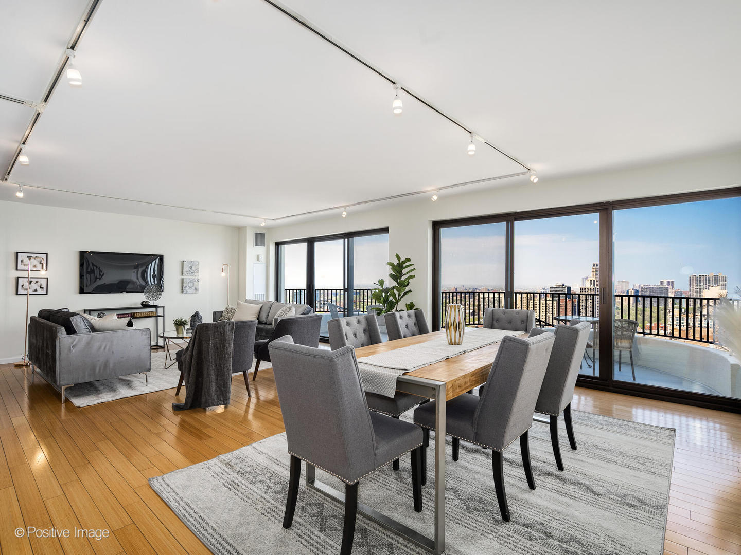 2020 N Lincoln Park West Unit: 31DE