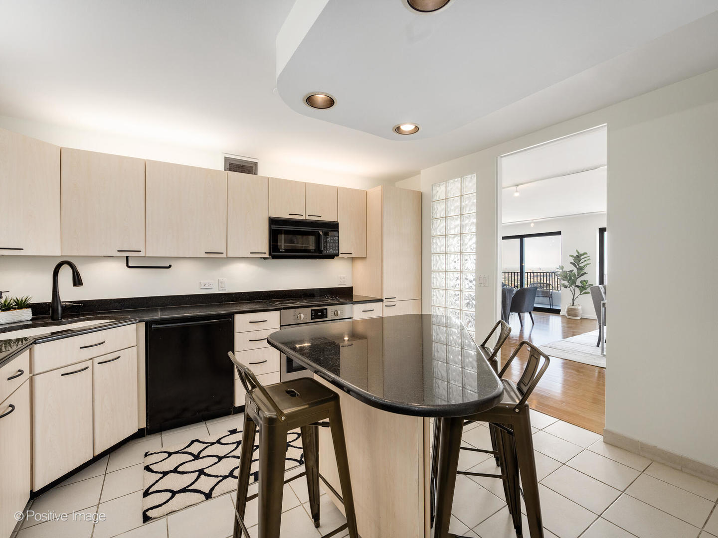 2020 N Lincoln Park West Unit: 31DE
